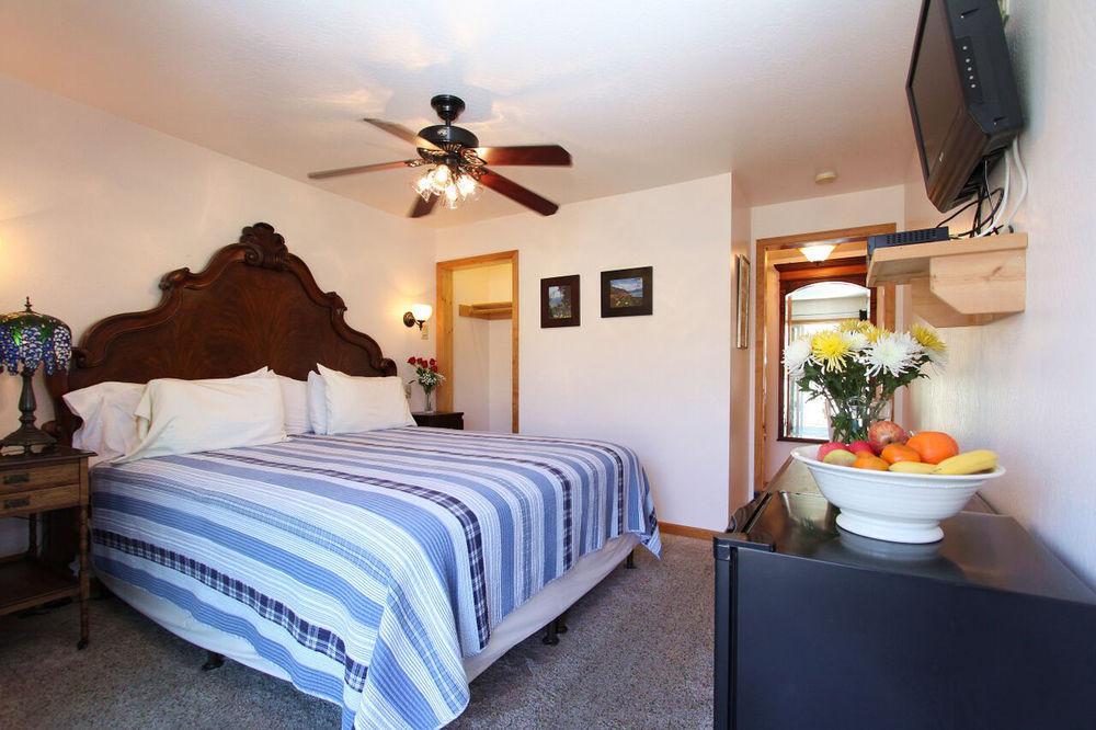 The Woods Hotel - Gay Lgbtq Cabins Guerneville Exterior photo