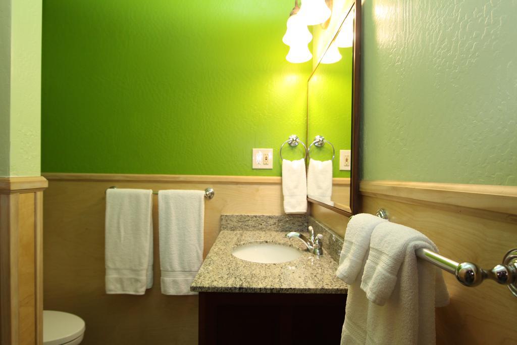 The Woods Hotel - Gay Lgbtq Cabins Guerneville Exterior photo