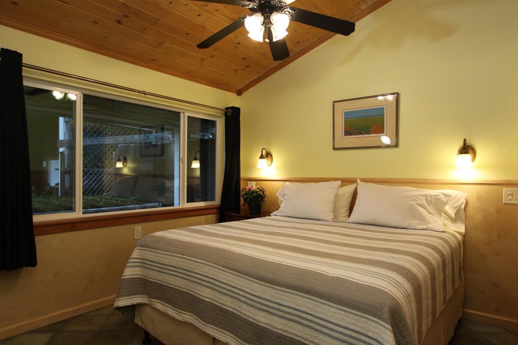 The Woods Hotel - Gay Lgbtq Cabins Guerneville Exterior photo
