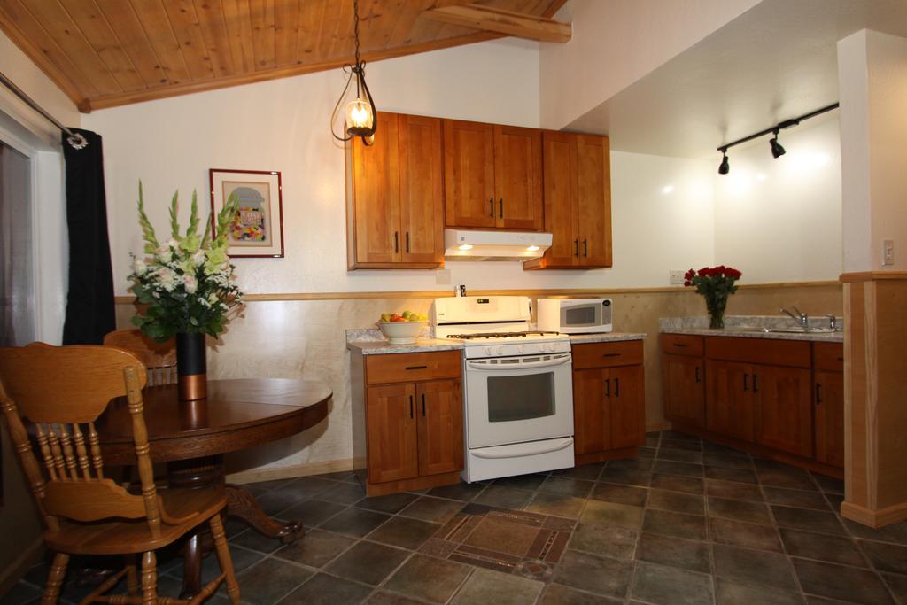The Woods Hotel - Gay Lgbtq Cabins Guerneville Exterior photo