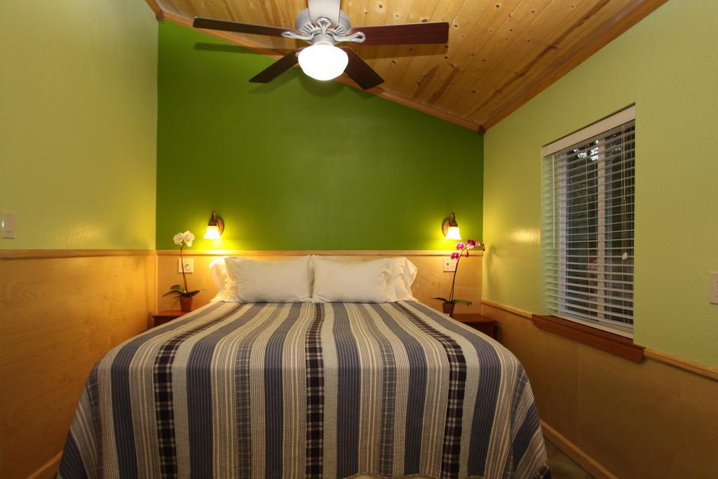 The Woods Hotel - Gay Lgbtq Cabins Guerneville Exterior photo