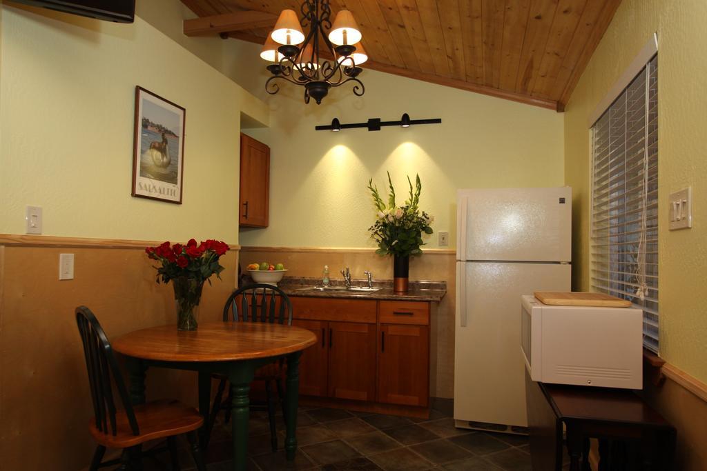 The Woods Hotel - Gay Lgbtq Cabins Guerneville Exterior photo